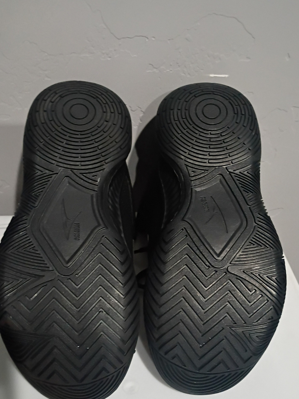 Reaction Kenneth Cole Black Knit & Leather Sneakers with White Sole - Picture 5 of 8